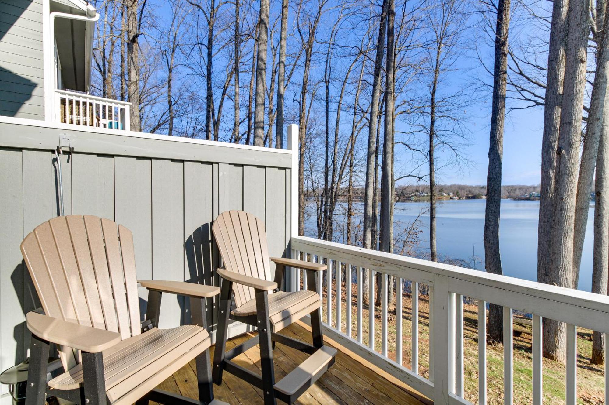 Lakefront Moneta Home With Community Boat Dock! Buitenkant foto