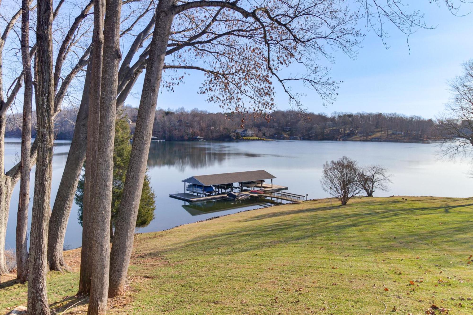 Lakefront Moneta Home With Community Boat Dock! Buitenkant foto